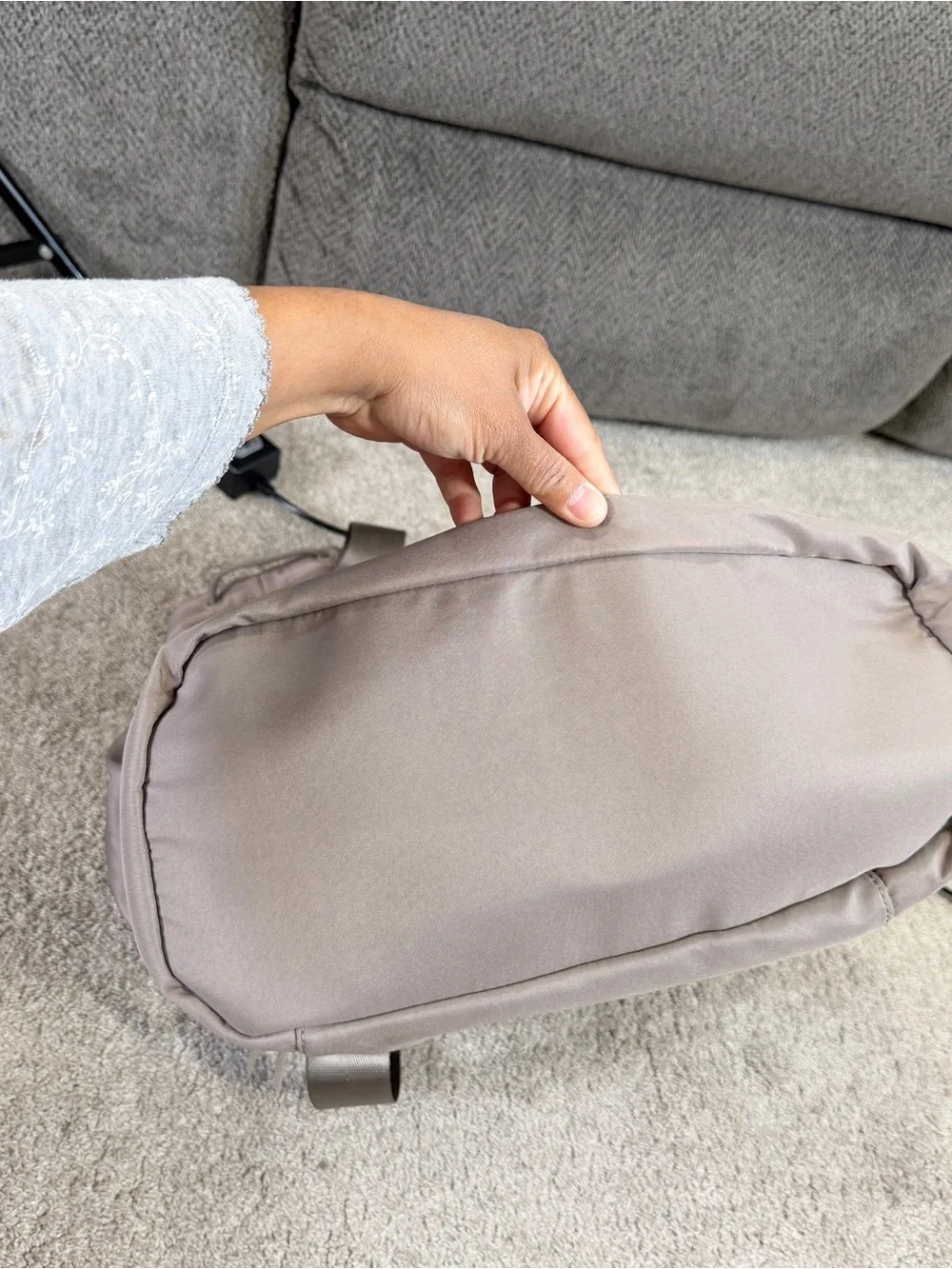 Beyond Yoga Women’s Nylon Convertible Gym Bag Drawstring Cinch Top in Gray